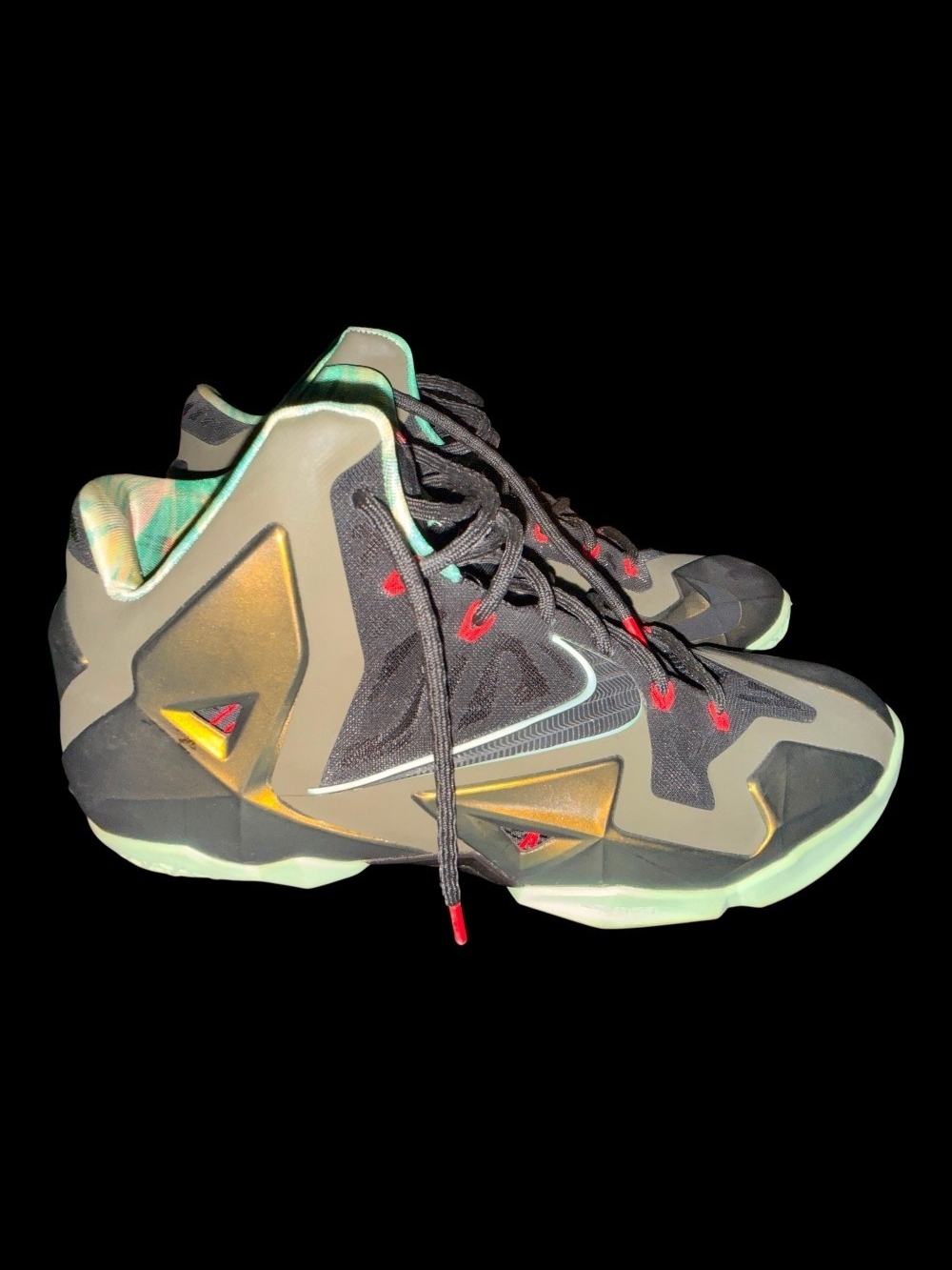 Nike LeBron 11 'King's Pride' (2013) - Men's Size 12 (No Box)